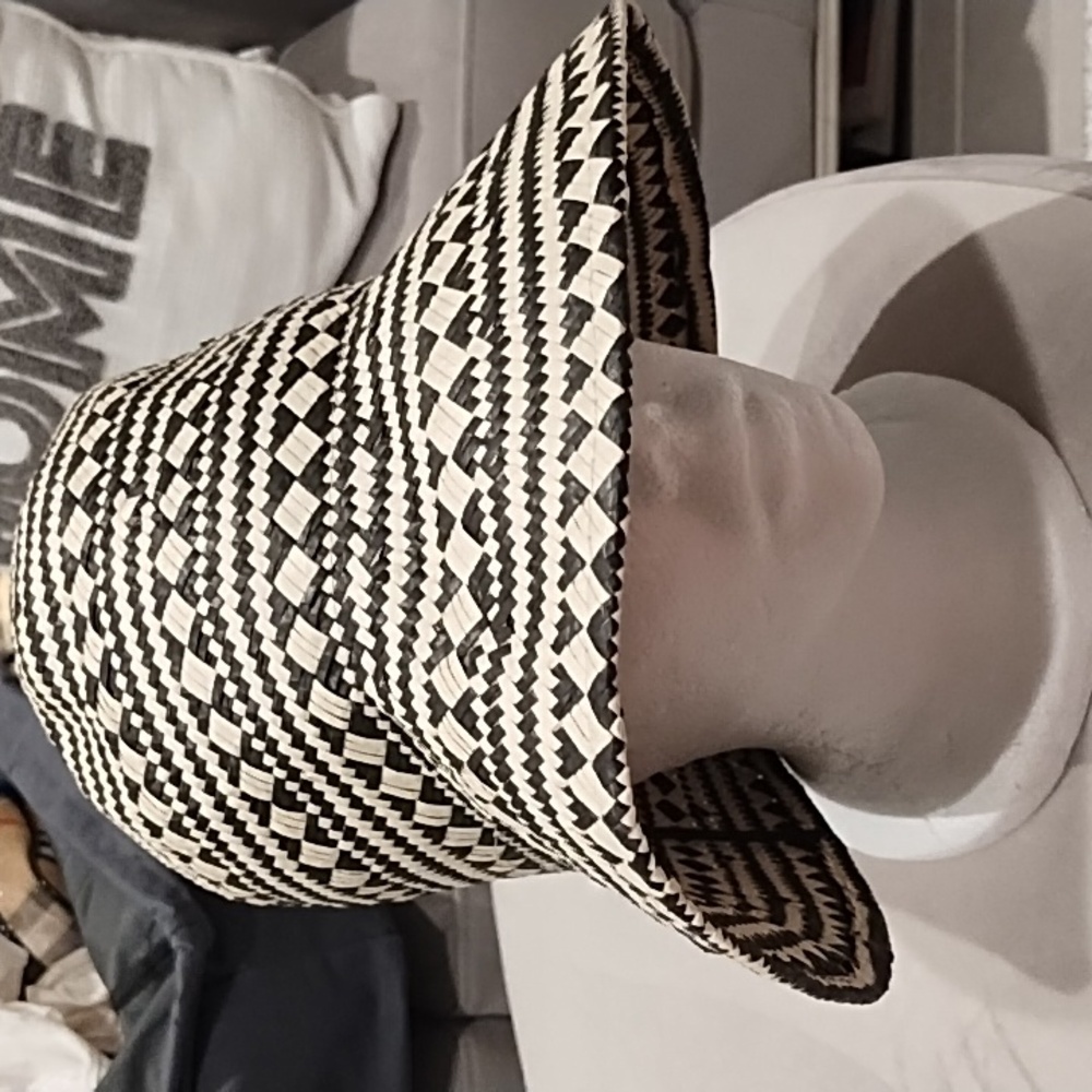 Women's straw bucket hat